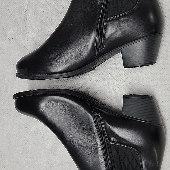 Boots - Picture 7 of 12